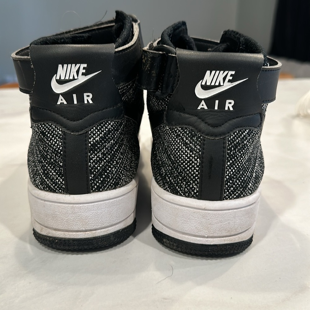 Airforce Ones Ultra Flyknit Mid